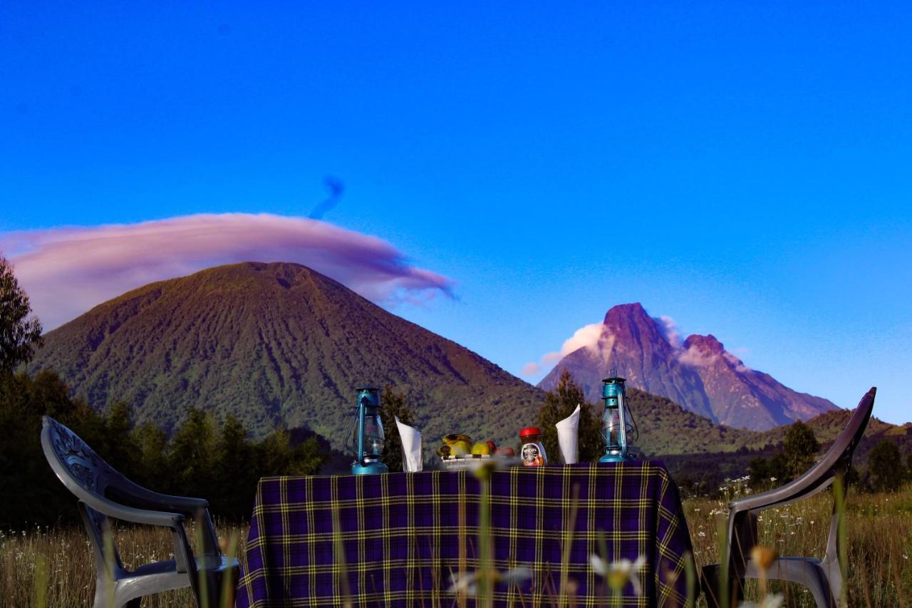 Under Volcanoes View Guest House Nyarugina Екстериор снимка