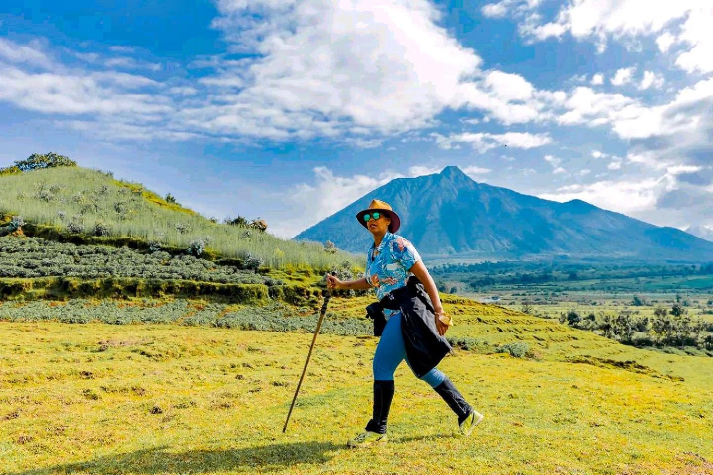Under Volcanoes View Guest House Nyarugina Екстериор снимка